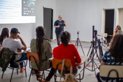 Imagens das aulas de fotografia, animação e light-painting